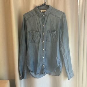 Abercrombie and Fitch Women’s Button Shirt